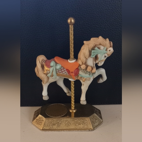 Elegant Horse Westminster Carousel Collection - Picture 1 of 3